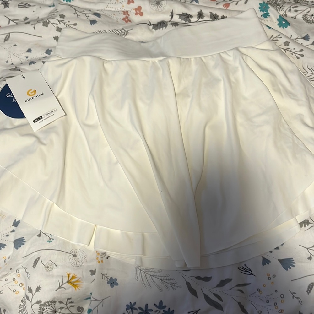 GLOWMODE tennis skirt (Lululemon dupe) never worn! Great condition!